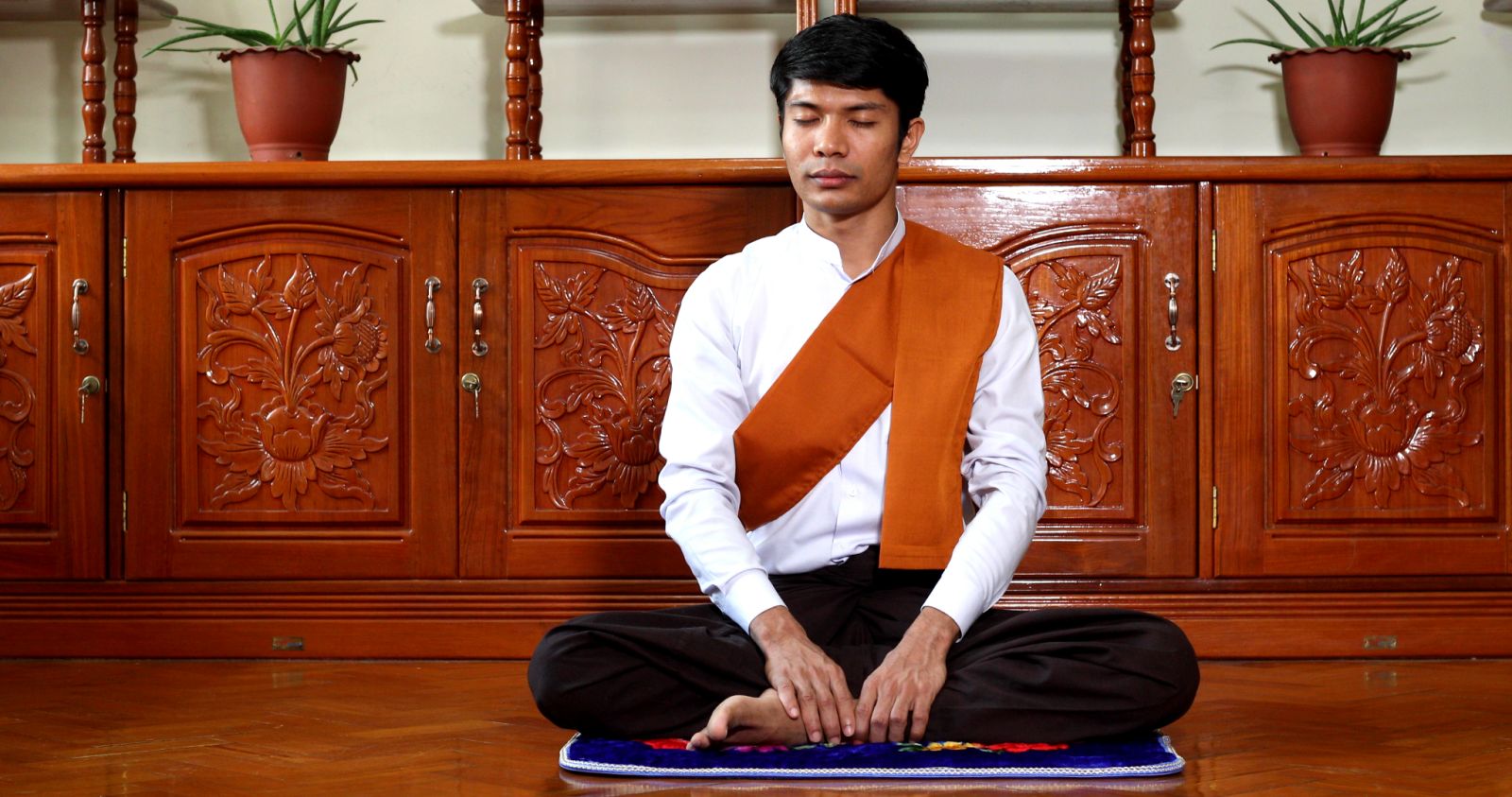 ထိုင်လျှက် ရှုမှတ်နည်း